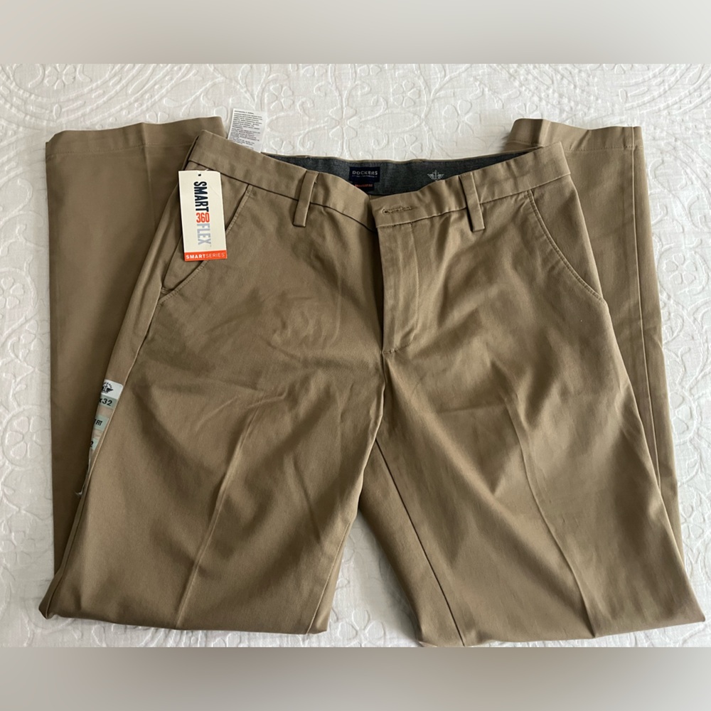 Dockers Men's Khaki Chinos